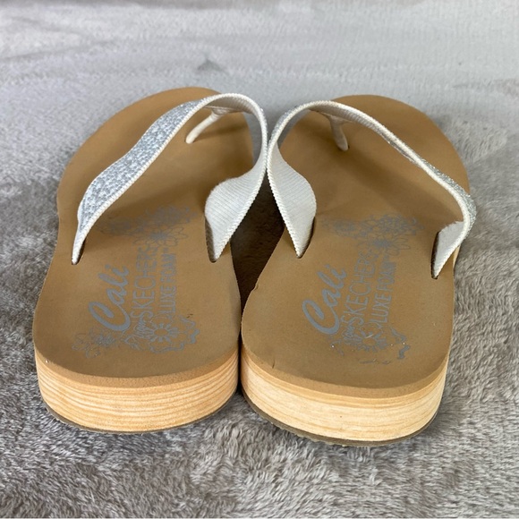 Skechers Cali Summers Sandals Flip Flop Womens Size 8 White Tan Rhinestone Foam - Picture 7 of 10
